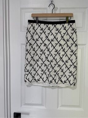 Talbots Black and White Embroidered Pencil Skirt Linen Blend